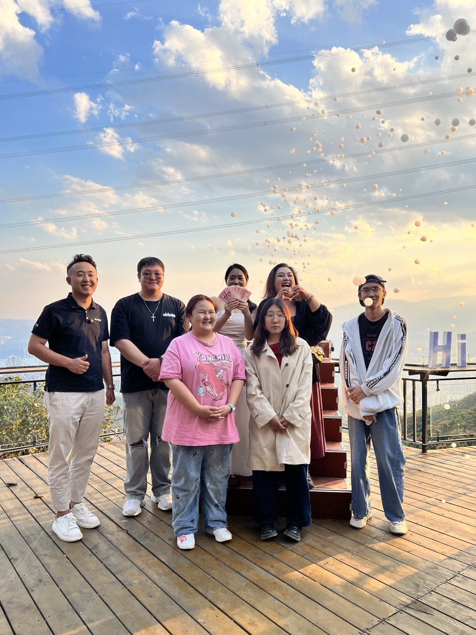 方寸装饰团队成员合影